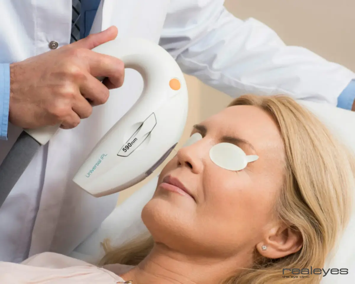 Signs of Myopia in Children (4)